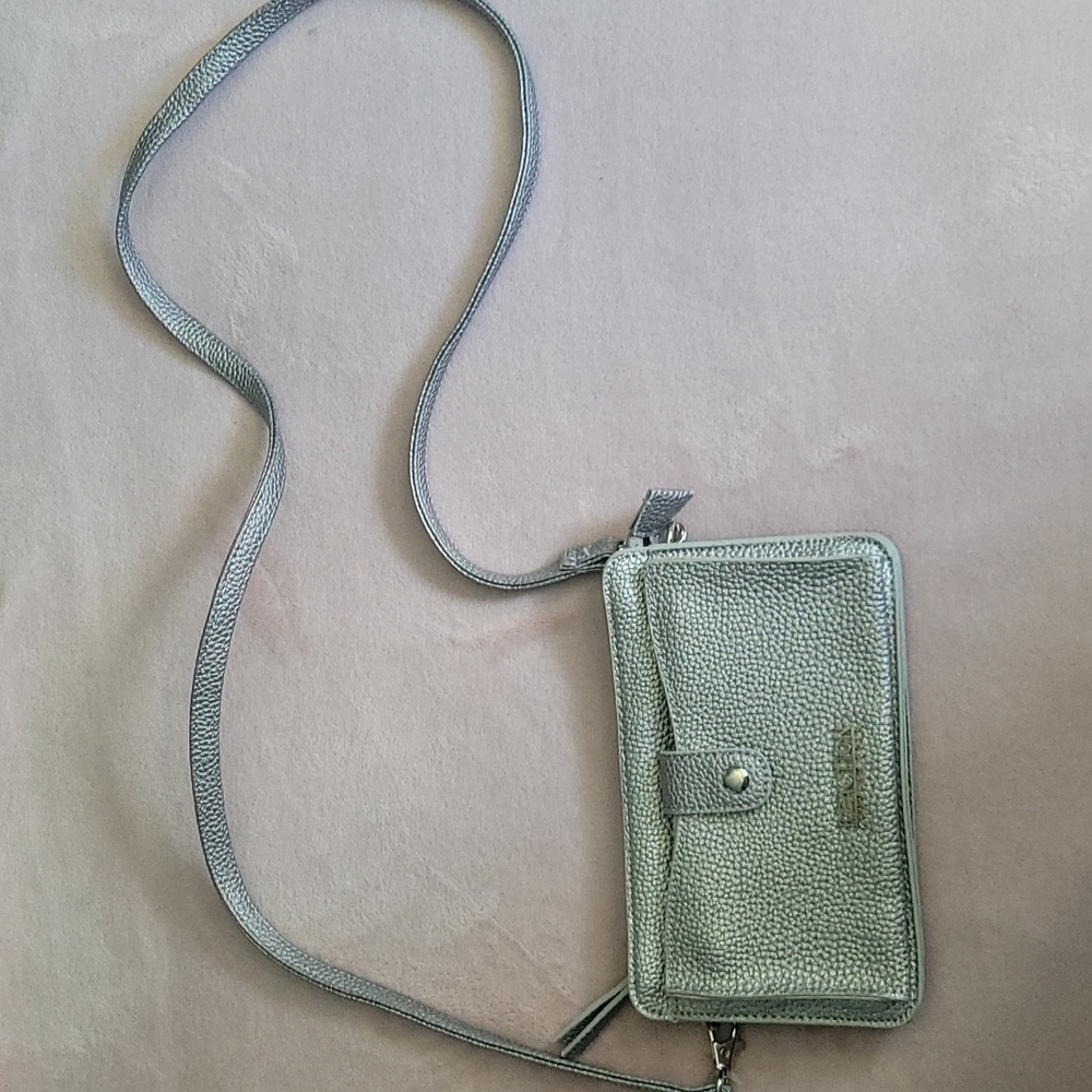 Reaction Kenneth Cole silver cross body
